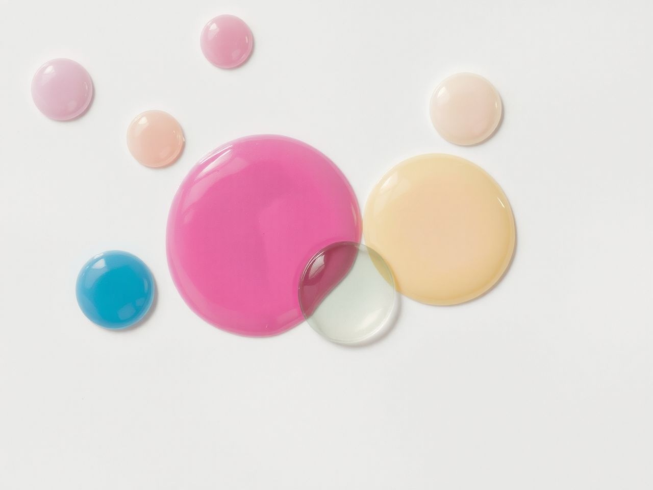 A szubtraktív színkeverés a festékek fényelnyelésén alapul.