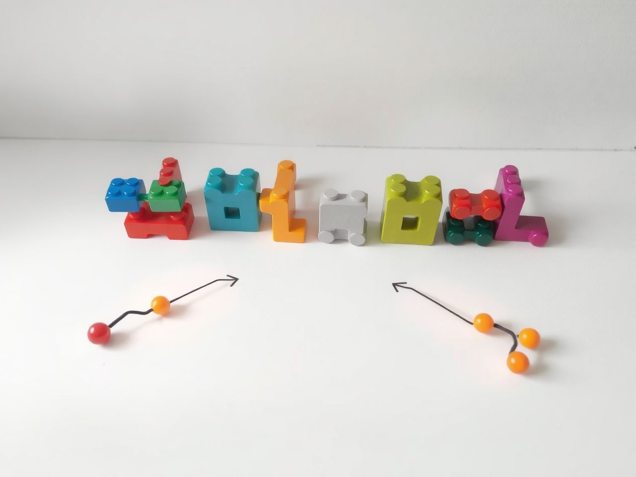 A gyakoribb szintonok kulcsfontosságú szerepet játszanak reakciókban.