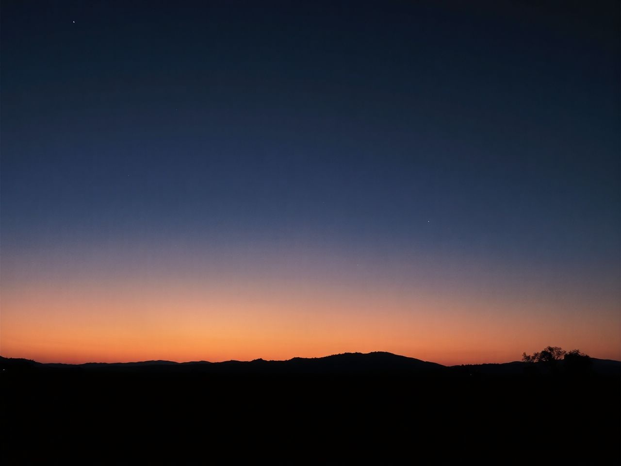 A szürkületben gyakran megfigyelhető az úgynevezett zöld villanás.