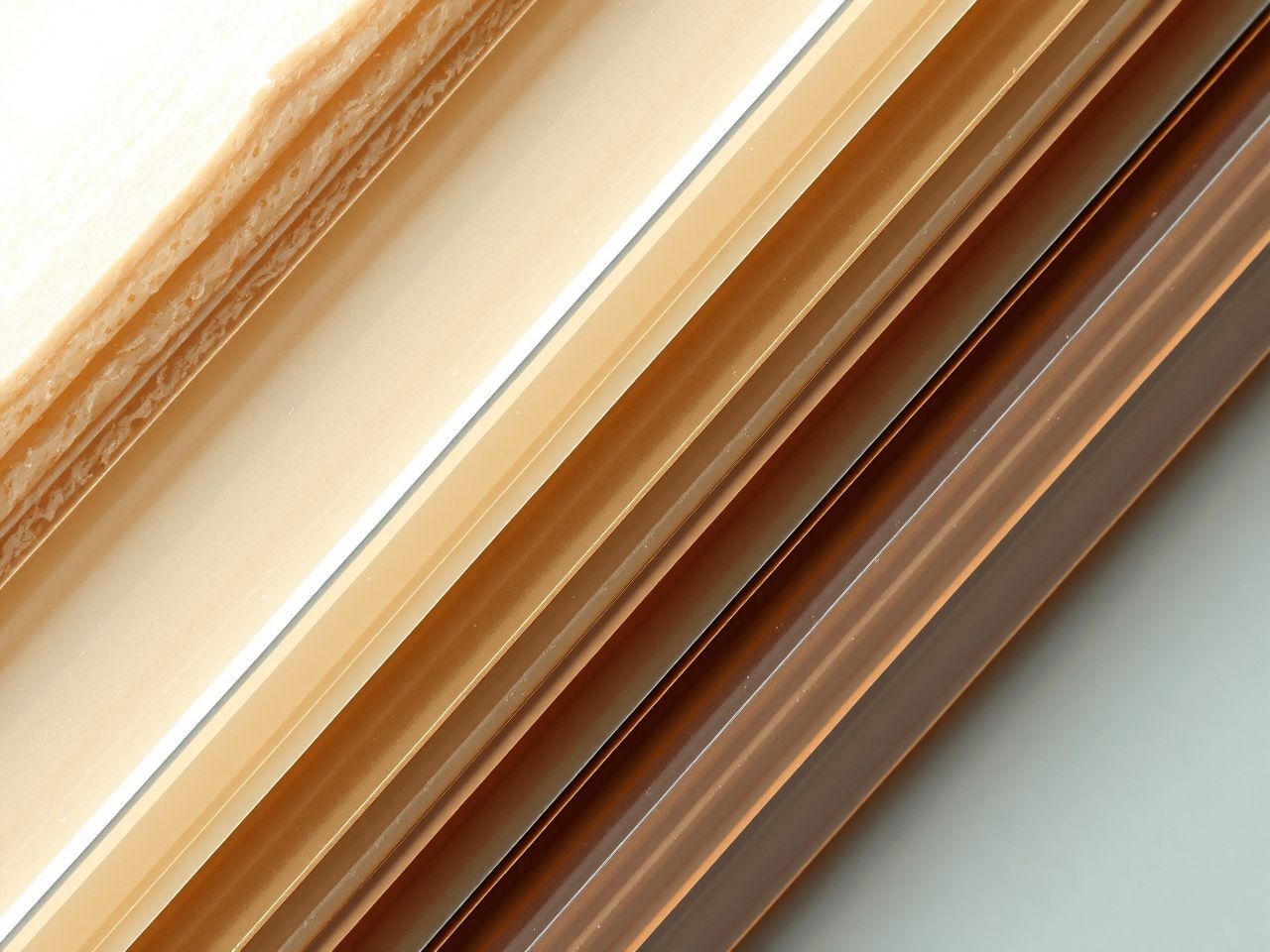 Az anyagtípusokat a vezetési sávszerkezet határozza meg kialakulásukban.