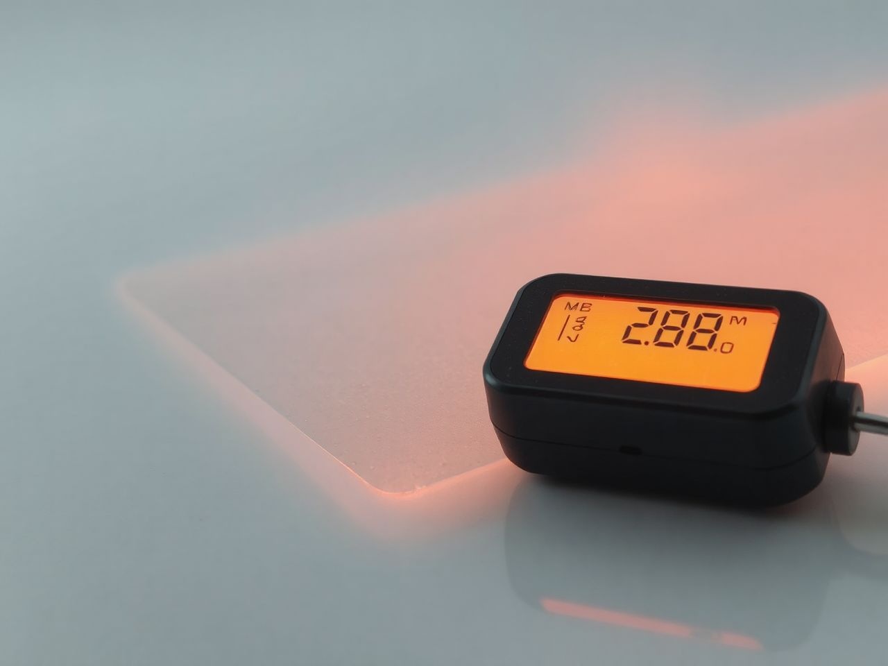 Az UHMWPE hőállósága akár 80°C-ig stabil marad üzemben.